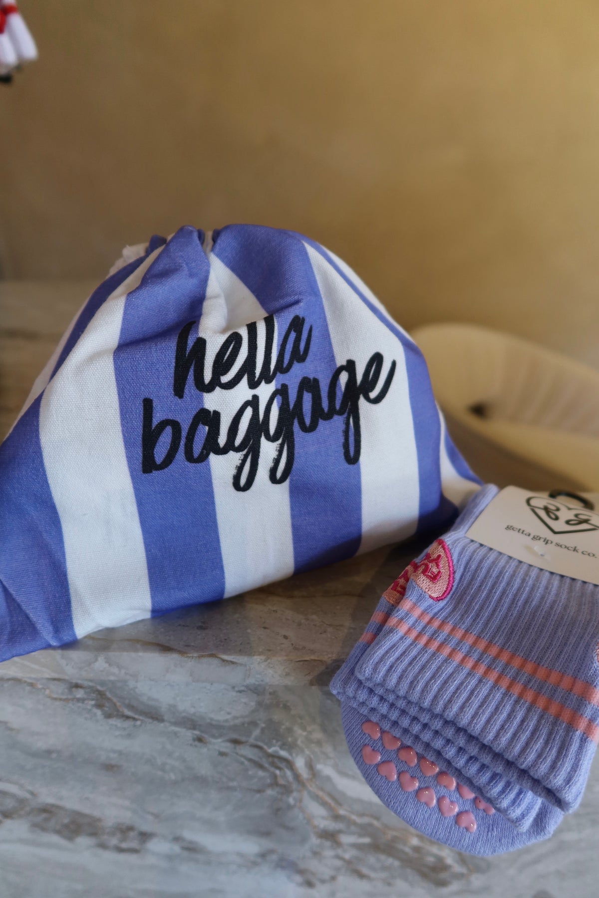 “hella baggage” grip & go pouch