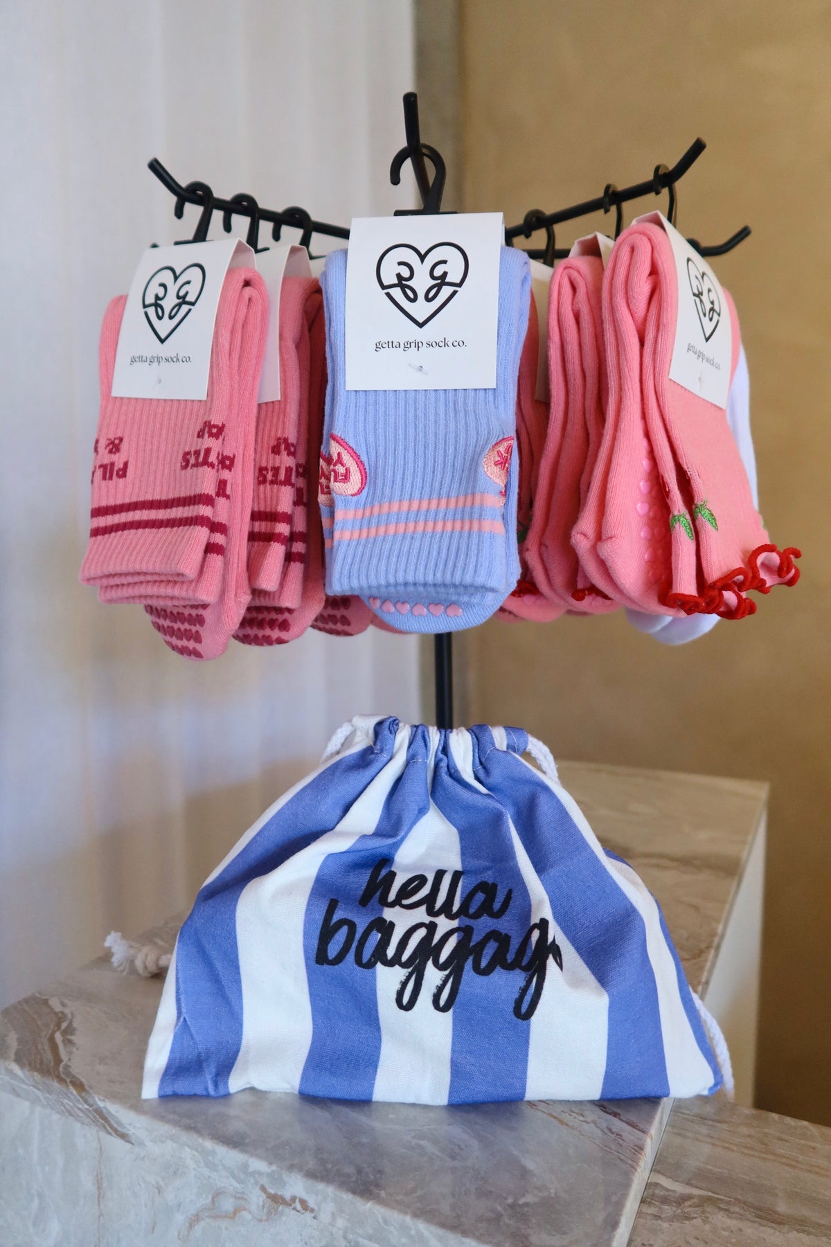 “hella baggage” grip & go pouch